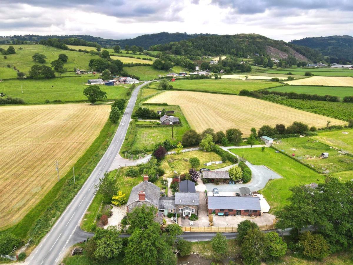 Maesnewydd Cottage Welshpool Extérieur photo