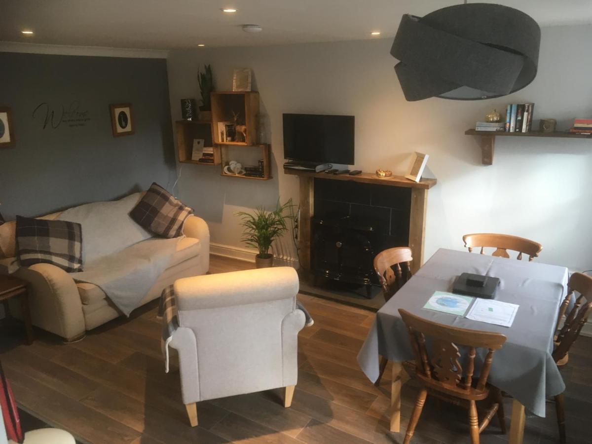 Maesnewydd Cottage Welshpool Extérieur photo