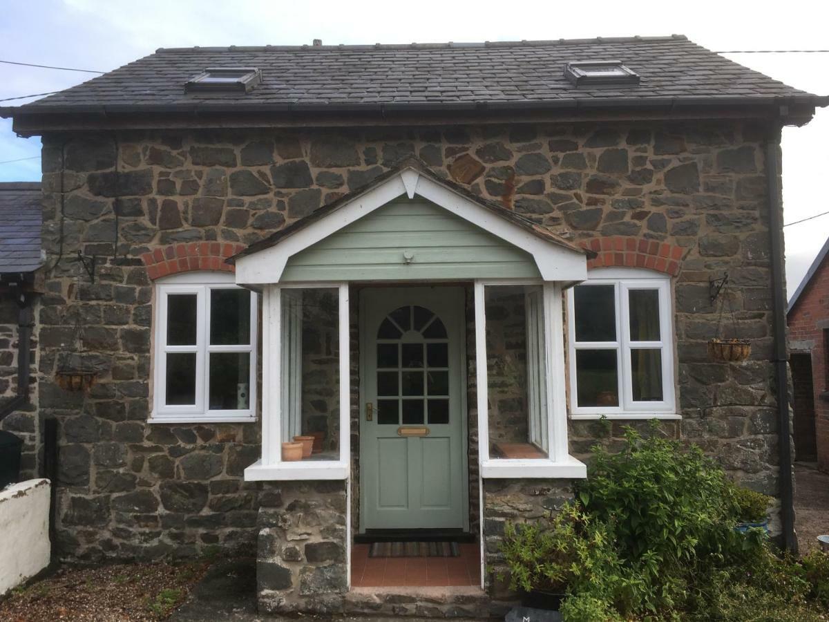 Maesnewydd Cottage Welshpool Extérieur photo